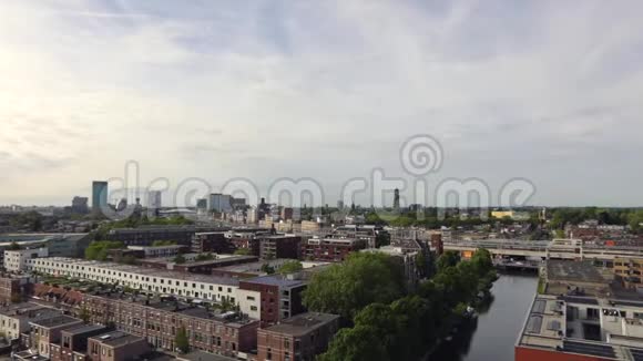 乌得勒支市夏季傍晚从老塔上可以看到大致的景色视频的预览图