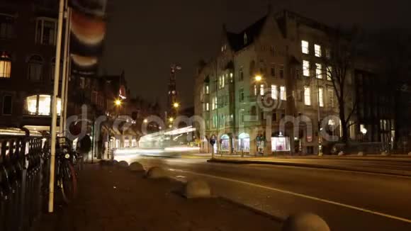 一般的阿姆斯特丹城市与移动的游客和各种交通高清时间推移2在1视频的预览图