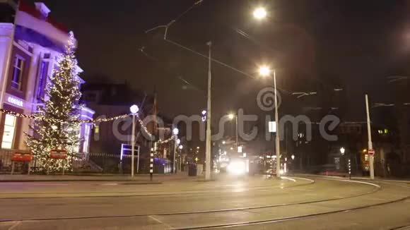 一般的阿姆斯特丹城市与移动的游客和各种交通高清时间推移2在1视频的预览图