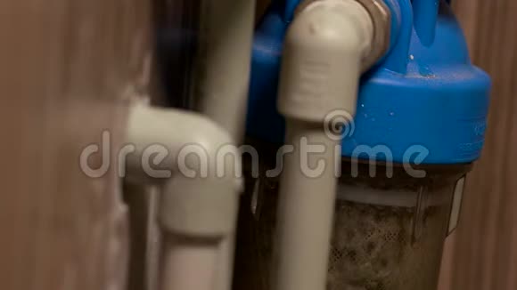 带管道的水清洗过滤器视频的预览图