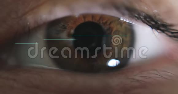 大眼睛蓝色激光眼睛扫描仪视频的预览图