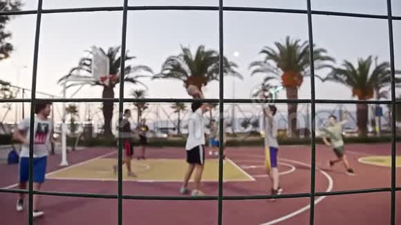 篮球在电线后面视频的预览图
