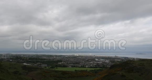 阿瑟的座位高峰的群山在爱丁堡苏格兰4K页视频的预览图
