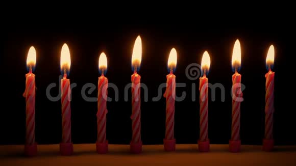 蜡烛吹在蛋糕上视频的预览图