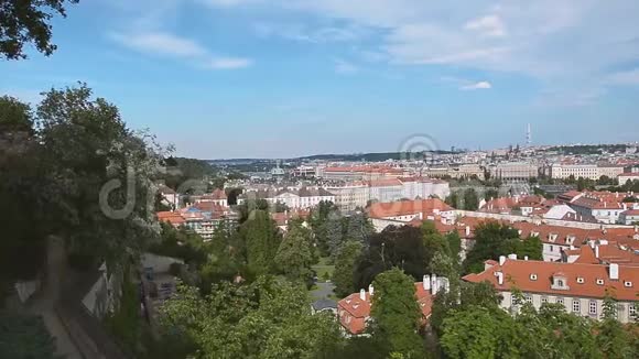 捷克共和国布拉格城市景观的美丽全景视频的预览图