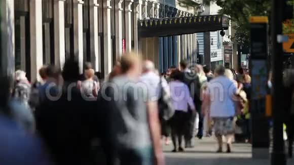 伦敦西区牛津街购物者视频的预览图