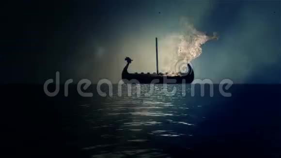 作为传统海盗葬礼一部分的火焰中的船只视频的预览图