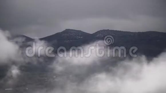 云中湿气的凝结视频的预览图