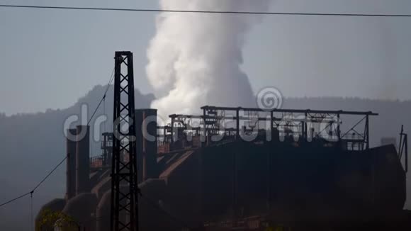 工厂的大气污染有害气体进入空气视频的预览图