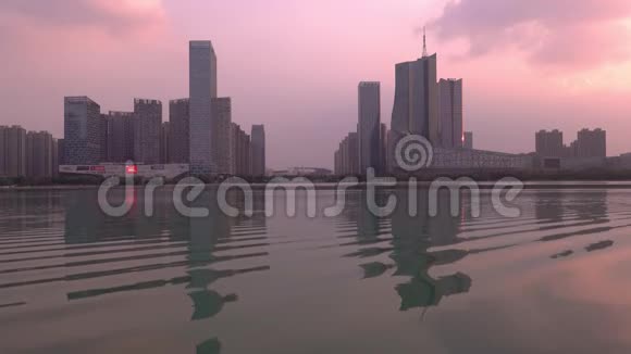 中国合肥市天鹅湖金融商务区日落视频的预览图