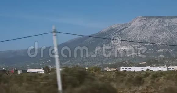 在希腊雅典开车时从火车窗口观看视频的预览图