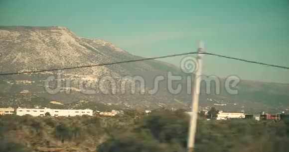 在希腊雅典开车时从火车窗口观看视频的预览图
