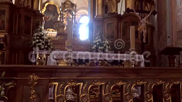 波兰华沙圣安妮教堂的内部天主教视频的预览图