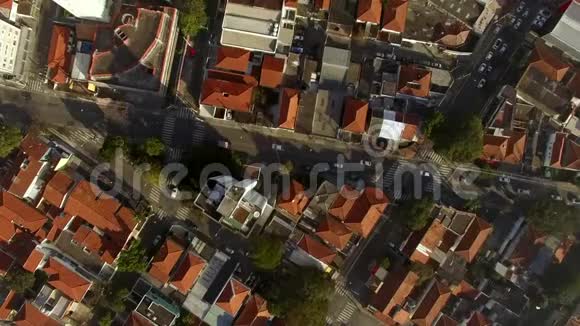 空中无人机镜头的住宅在圣保罗市巴西红色屋顶视频的预览图
