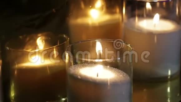 晚上烧蜡烛视频的预览图
