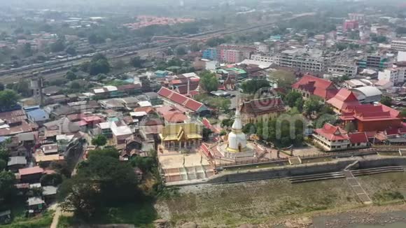 泰国中部萨拉布里寺庙的鸟瞰图视频的预览图