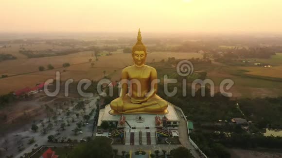 泰国的大佛像寺庙视频的预览图