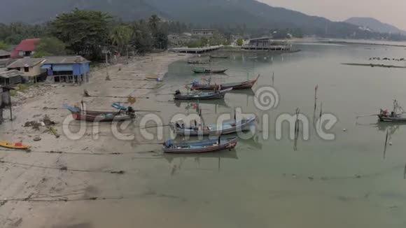 泰国萨梅岛渔民村和船只视频的预览图
