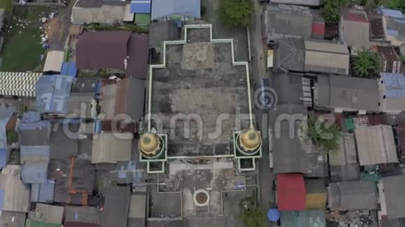 泰国萨梅岛渔民村的房屋和穆斯林清真寺视频的预览图