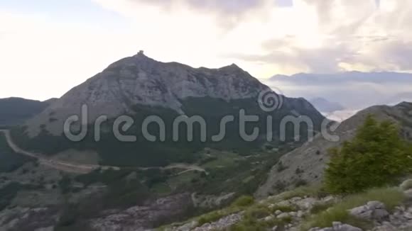 山脉的顶端视频的预览图