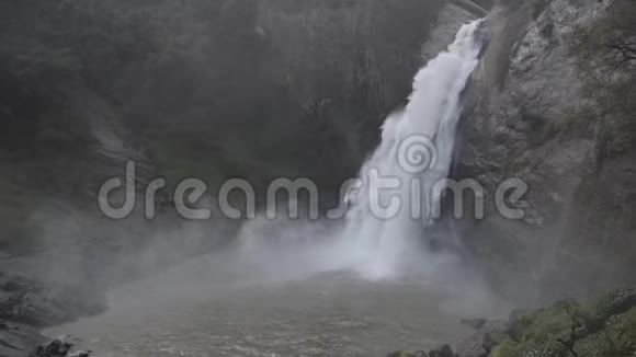 邓欣达瀑布斯里兰卡视频的预览图