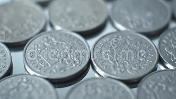 拉脱维亚共和国的1枚拉特币反向特写硬币视频的预览图