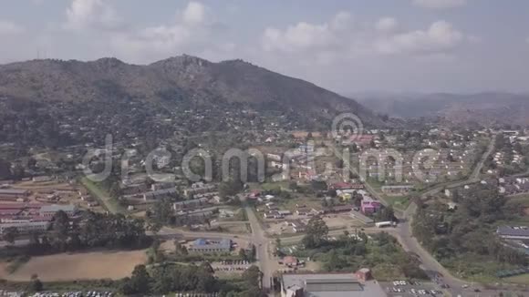 白天可鸟瞰姆巴班尼市中心首都斯瓦蒂尼被称为斯威士兰视频的预览图