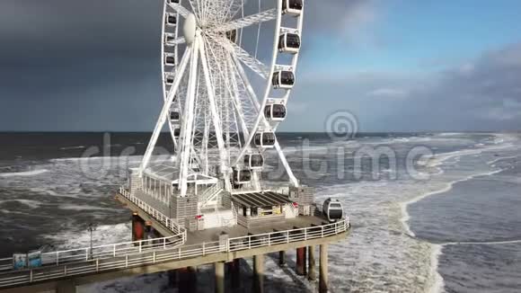 巨大的摩天轮在Scheveningen荷兰视频的预览图