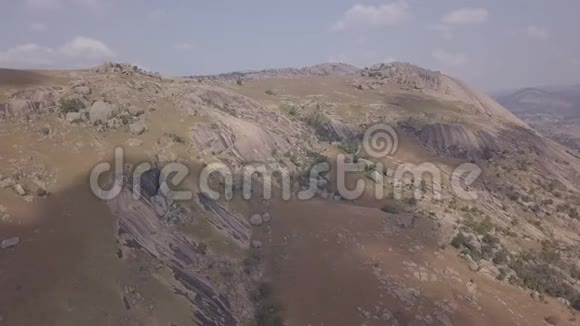 世界上第二大巨石的鸟瞰图被称为伊斯瓦蒂尼视频的预览图