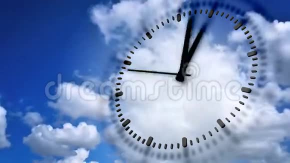 蓝色天空中的时钟视频的预览图