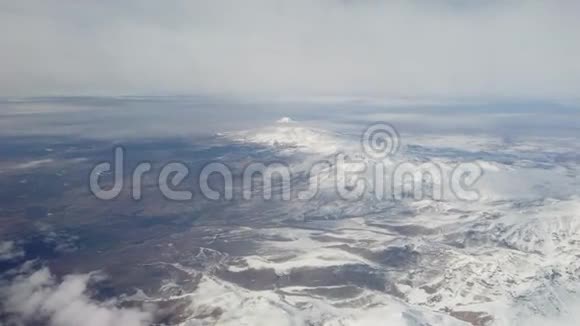 飞越雪山视频的预览图