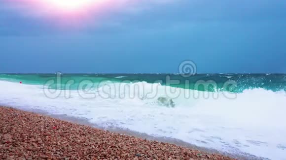早晨的海岸视频的预览图