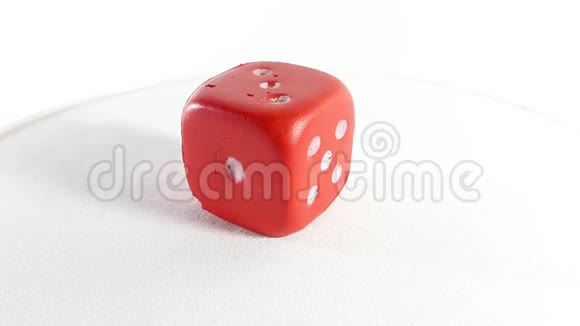 视频360度红色骰子各种骰子的种类视频的预览图