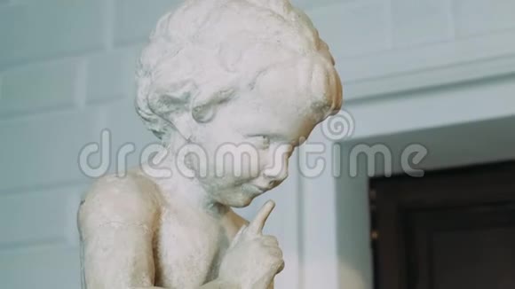 铜制的石膏雕像视频的预览图