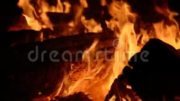 热煤和火焰视频的预览图