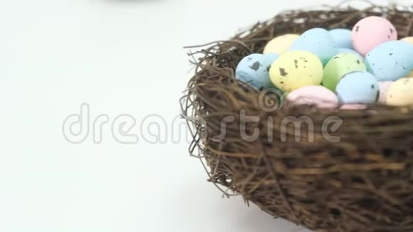 彩蛋篮复活节假期宗教基督教节日复活节快乐视频的预览图