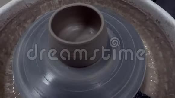 陶器是用粘土做的视频的预览图