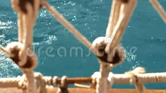 船驶过大海视频的预览图
