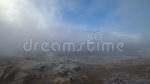 冰岛的烟雾弥漫景观视频的预览图