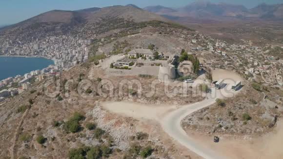 利库雷西城堡历史遗迹和阿尔巴尼亚Sarande的全景视频的预览图