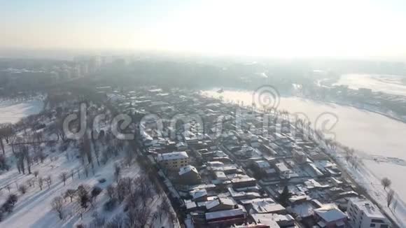 从上面看到的雪城视频的预览图