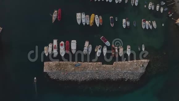 杜布罗夫尼克老城港口从上面视频的预览图