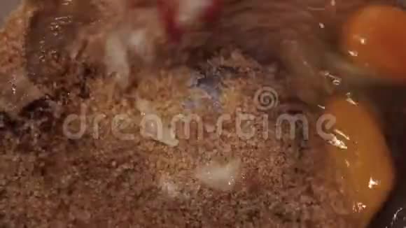 做胡萝卜蛋糕02视频的预览图