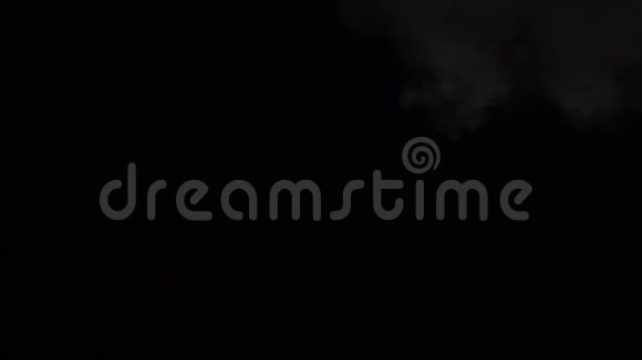 大气烟雾雾效应雾霾背景抽象烟雾云黑色背景下缓慢运动的烟雾白色视频的预览图