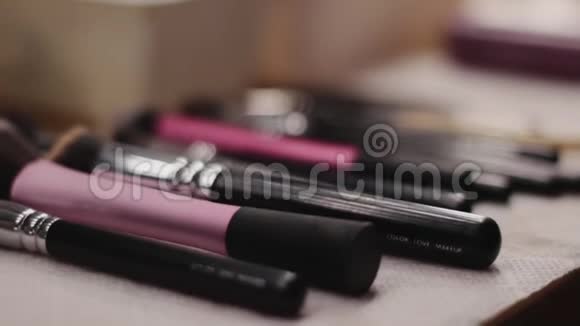 化妆刷化妆工具视频的预览图