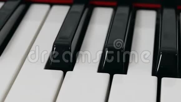 钢琴键盘幻灯片视频的预览图