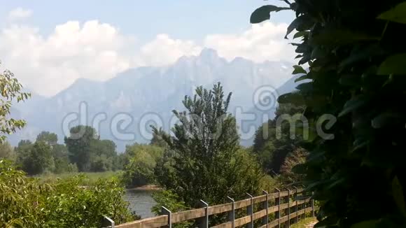 科利科市附近的阿尔卑斯山意大利视频的预览图