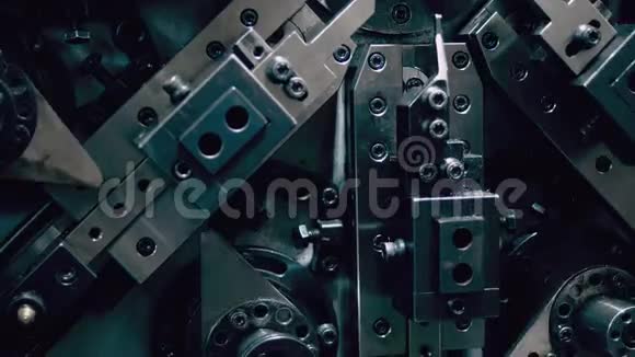机械及行业背景工作工业设备的金属部件视频的预览图