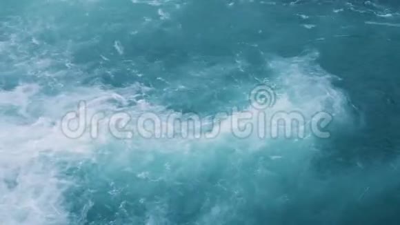 水的质地纯蓝色的水有光反射实时视频的预览图