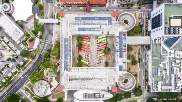 4新加坡市区公交总站和汽车交通运输的KUHD超延时无人机俯视图视频的预览图